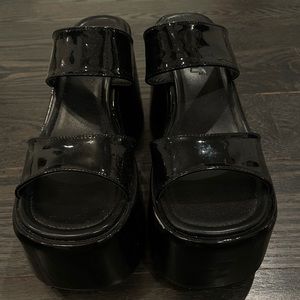 Unif gia platform sandals size 7